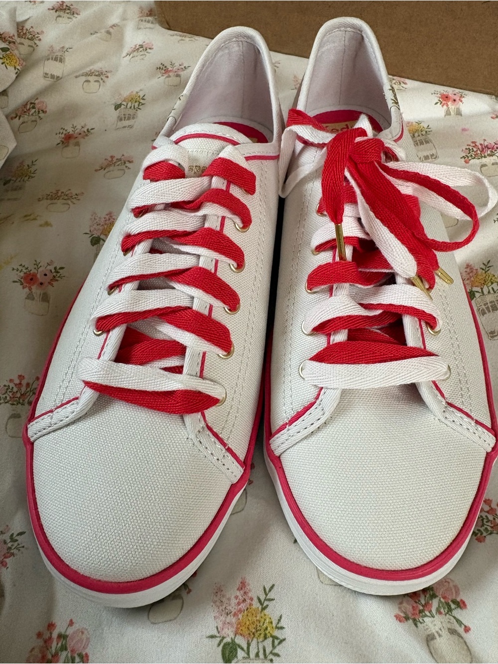 NWOT KEDS BY KATE SPACE WHITE  AND RED CANVAS SIZE 8.5.